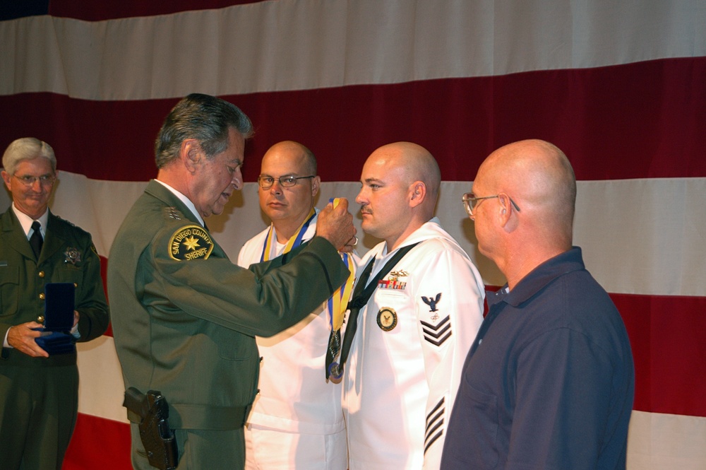 Sailors Receive Distinguished Service Award