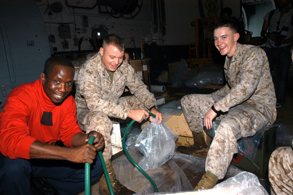 USS Kearsarge Provides Aid to Bangladesh