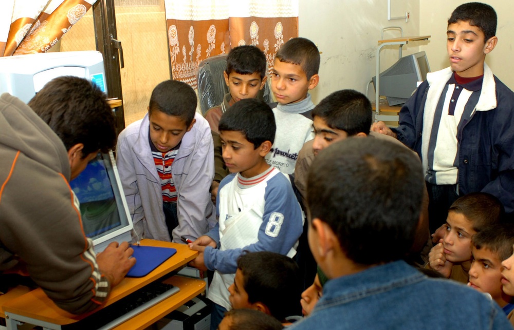 Local leaders, Soldiers team to bring computer literacy to Assiriyah