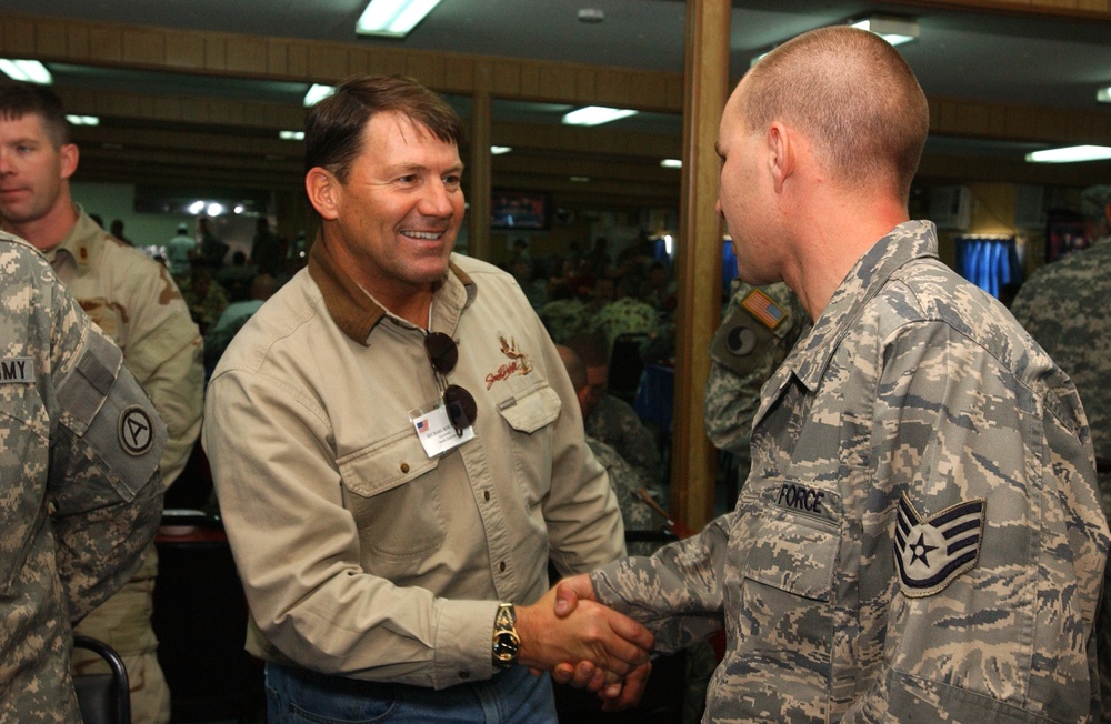 Governors visit life support area in Kuwait