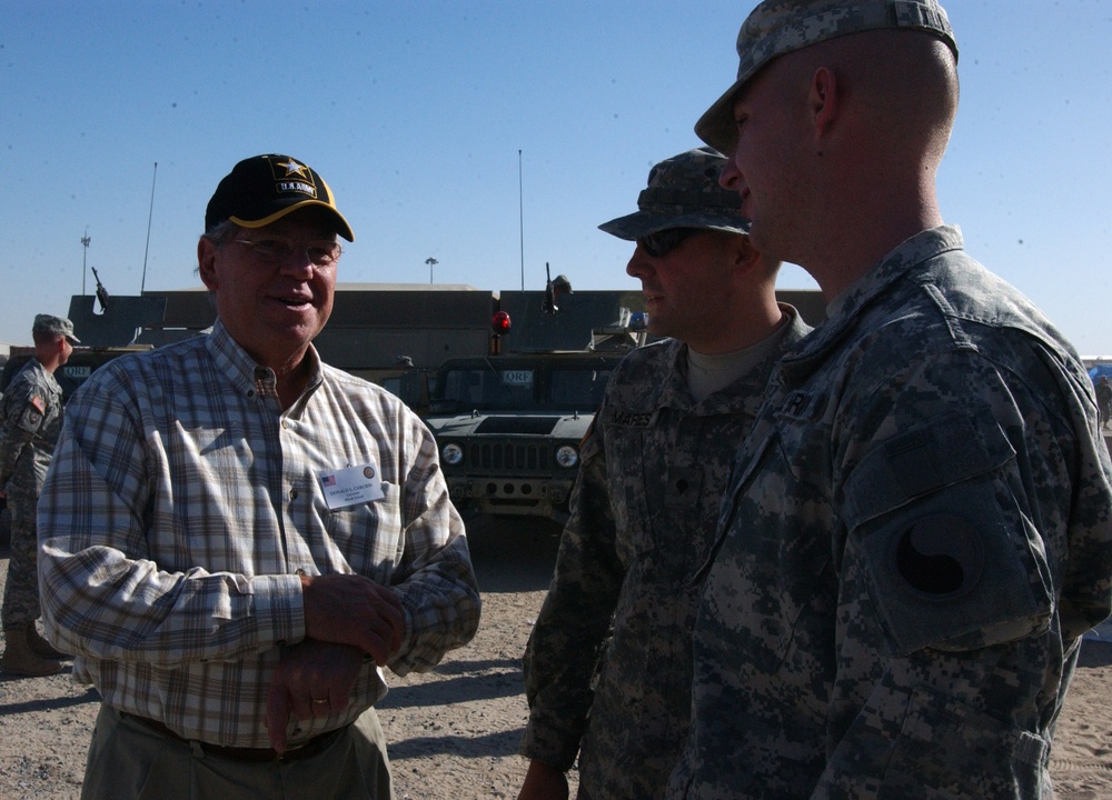 Governors visit life support area in Kuwait