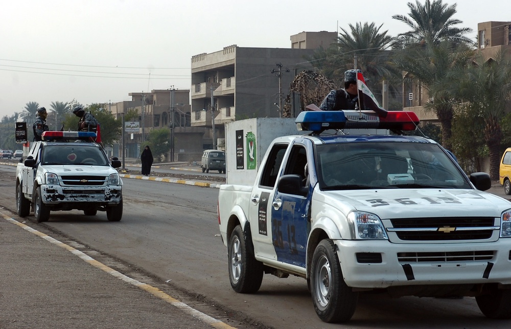 Iraqi Security Volunteers contribute to neighborhood's resurgence