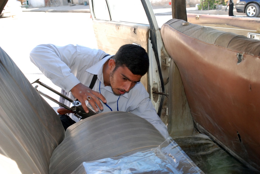 Iraqi Security Volunteers contribute to neighborhood's resurgence