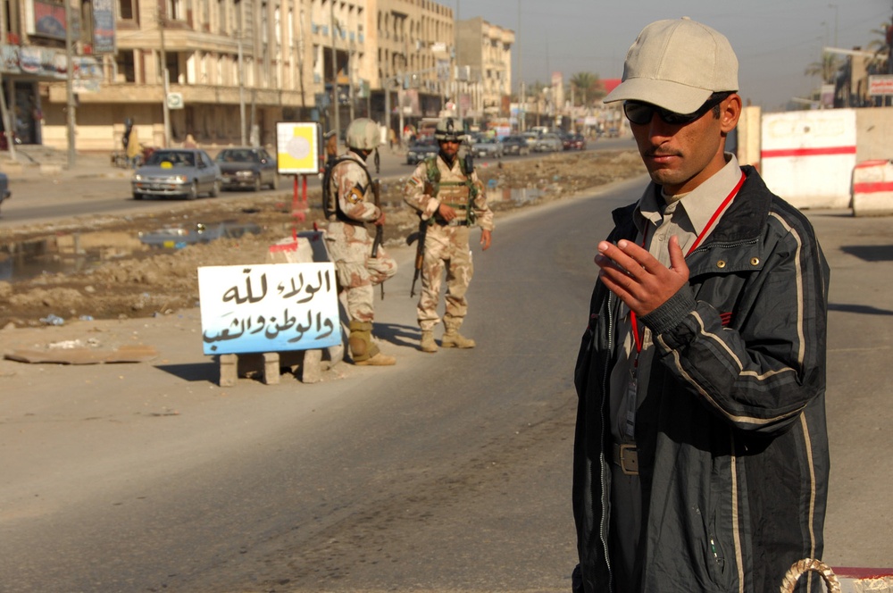 Iraqi security forces, U.S. troops patrol, provide security in Jamia
