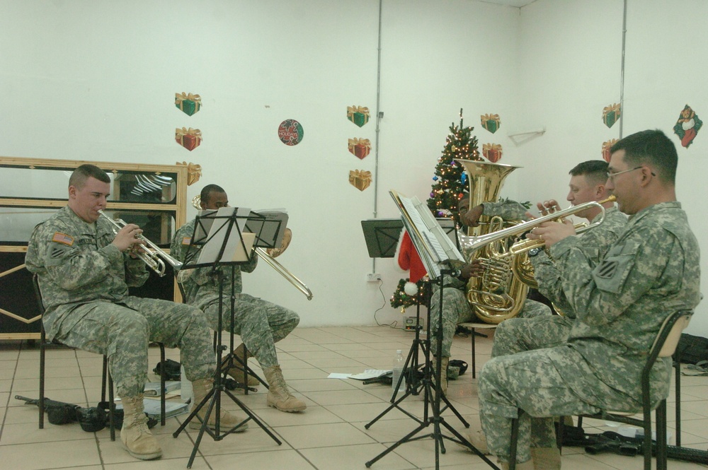 Jazz band plays Christmas carols