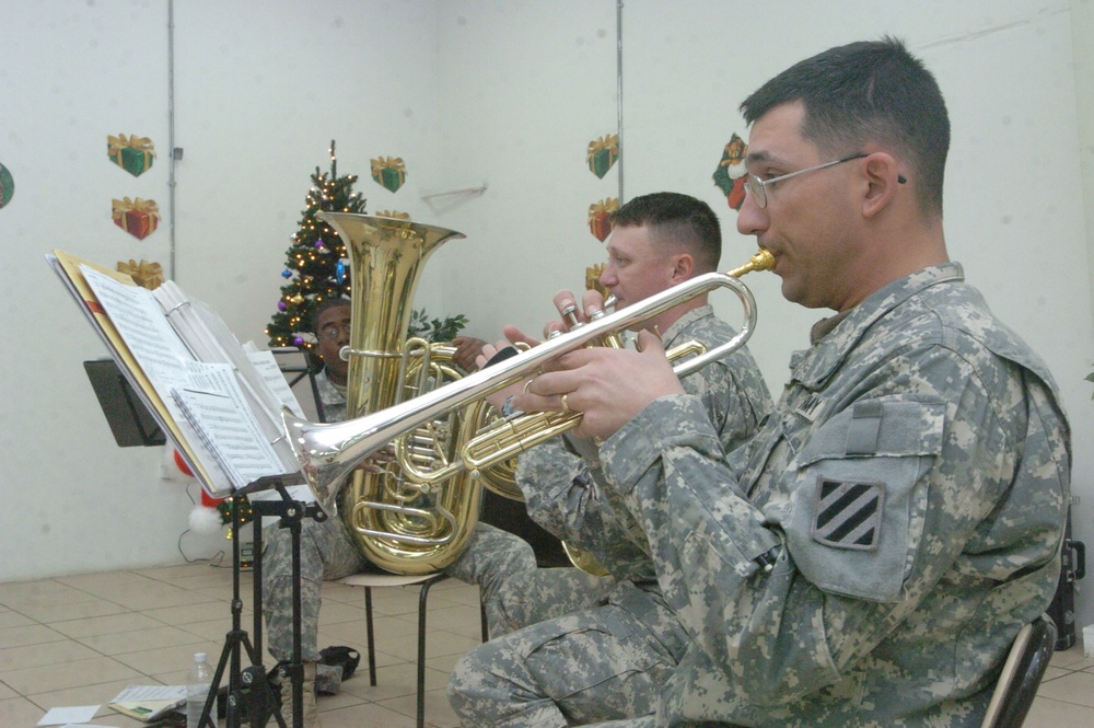 Jazz band plays Christmas carols