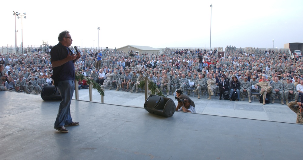 USO Holiday Troop Visit