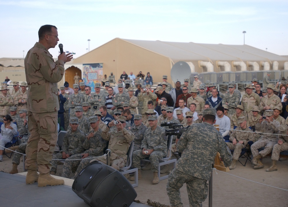 USO Holiday Troops Visit