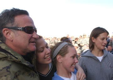 USO Holiday Troops Visit