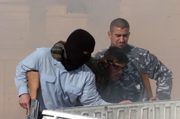 Military Policemen, Civilian Officers Teach Tactics to Tikrit Police