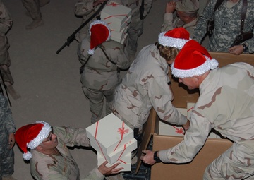 Bahrain Sailors Share Holiday Cheer with Fellow 5th Fleet Sailors