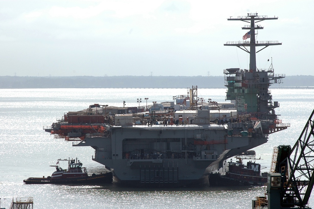 USS Carl Vinson transits down James River