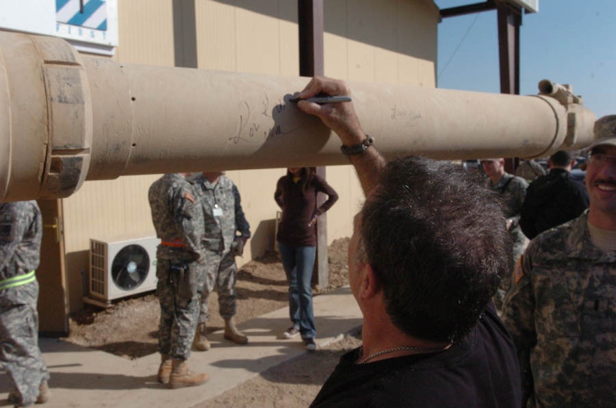 USO tour brings smiles to Soldiers' faces