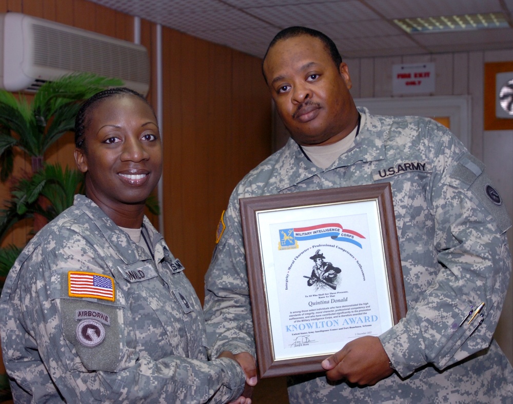Soldiers presented Knowlton Award