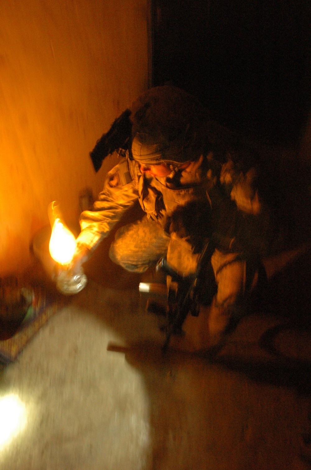 Soldiers conduct night operations