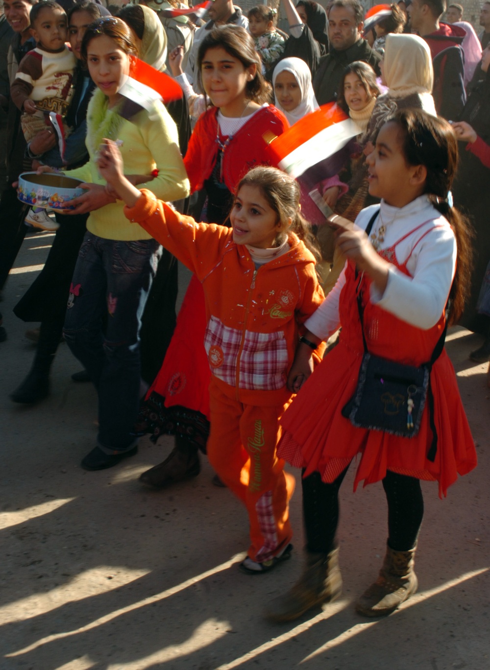 Sunni, Shia Iraqis March Together in Baghdad for Peace