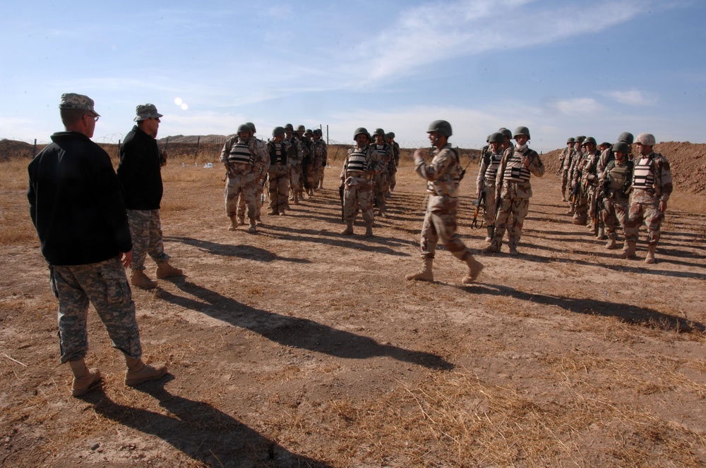 Iraqi 2nd Army Division Soldiers Learn Ambush Techniques