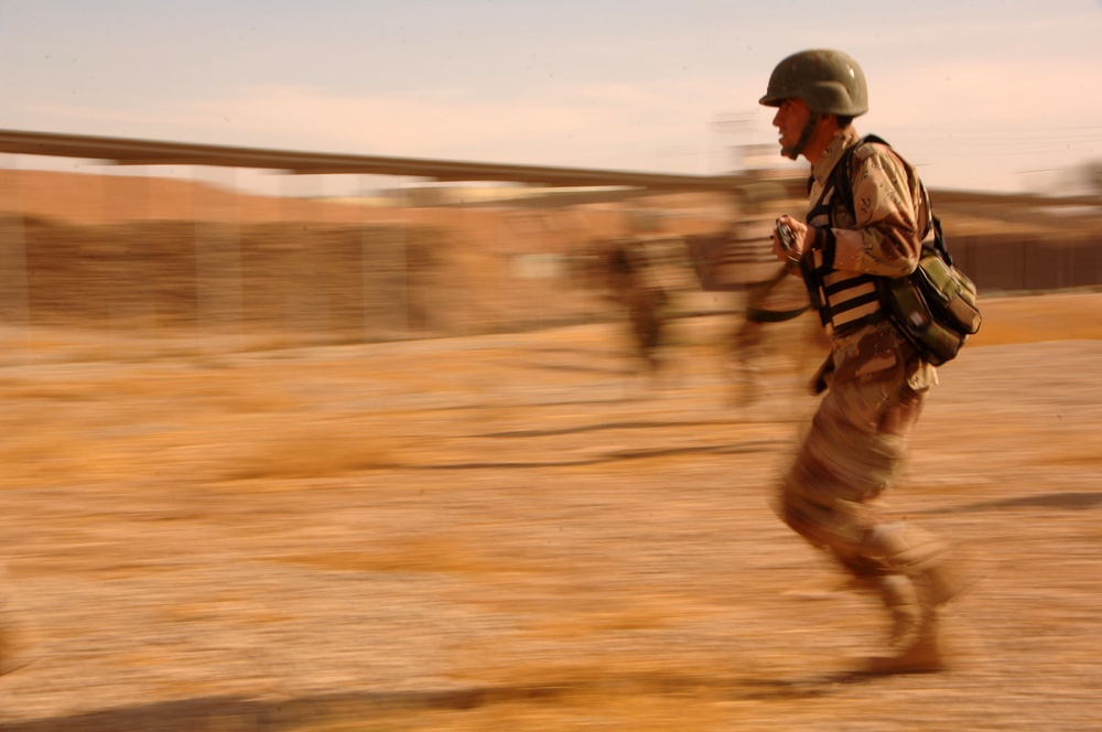 Iraqi 2nd Army Division Soldiers Learn Ambush Techniques