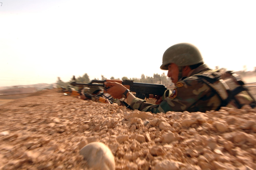 Iraqi 2nd Army Division Soldiers Learn Ambush Techniques