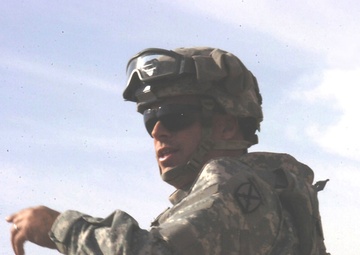 4/10 Soldiers Go to Rifle Range in Kuwait