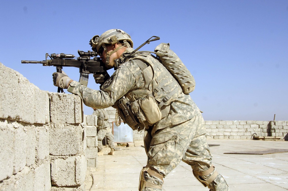 Blackfoot Soldiers Work in Muqdadiyah