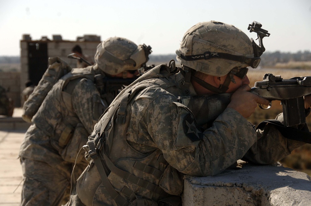 Blackfoot Soldiers Work in Muqdadiyah