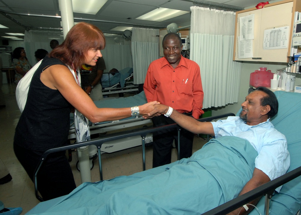 U.S. Ambassador to Suriname Boards USNS Comfort