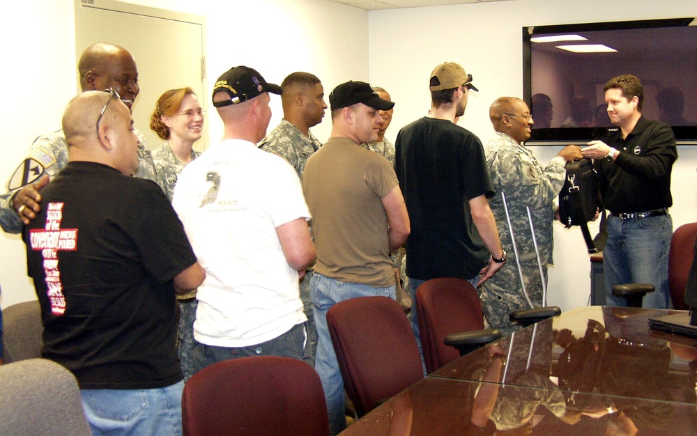 America Supports You: Wounded Fort Hood Troops Receive Laptops