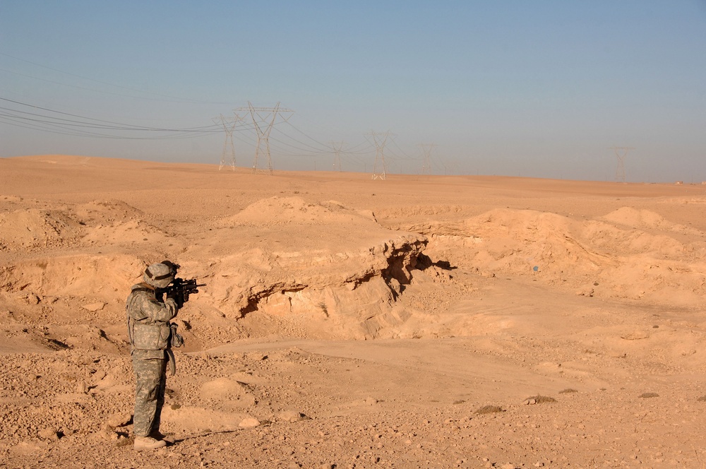 Patrols outside Mosul
