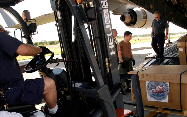 VP-45 Deployment, Project Handclasp