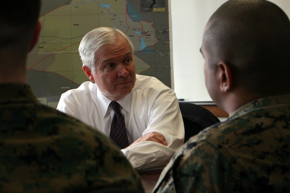 DVIDS - News - Gates Visits MARINE CORPS BASE CAMP PENDLETON