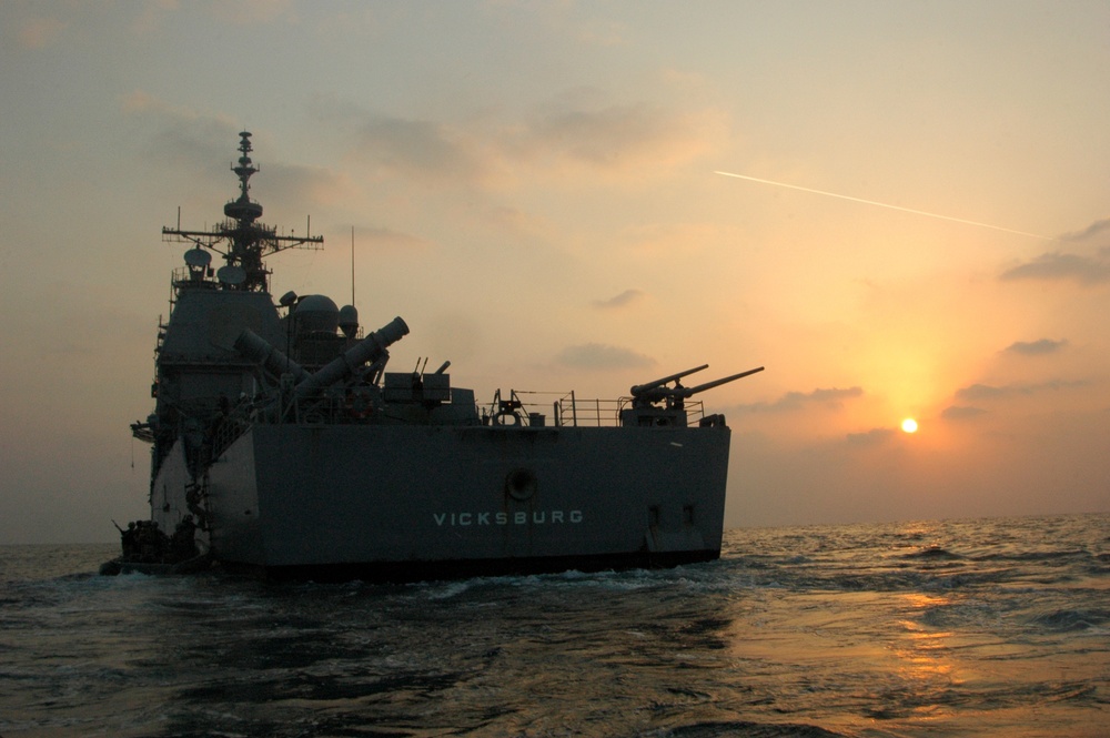 USS Vicksburg Transits the Persian Gulf