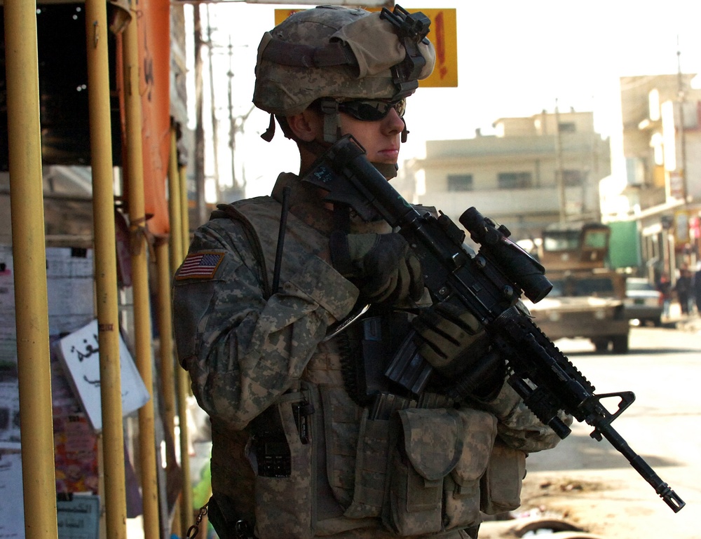 Presence Patrol in Mosul's Tal al-Ramanmarket
