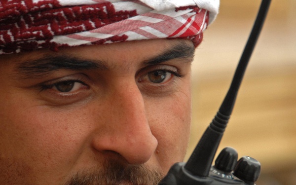 Iraqis stand up security forces in the northern DRV during Operation Raider