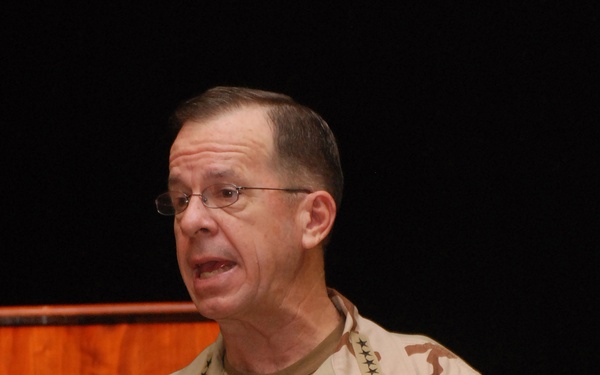 Mullen Says Guantanamo Mission Mitigates Global Risk