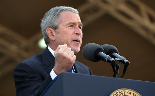 Bush Thanks U.S. Troops in Kuwait, Predicts Victory Against Terrorism