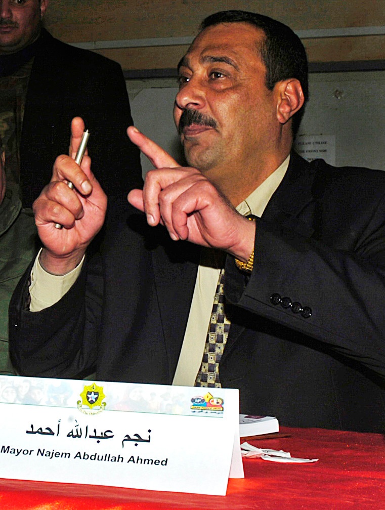 Diyala Provincial Governor Visits Muqdadiyah Officials