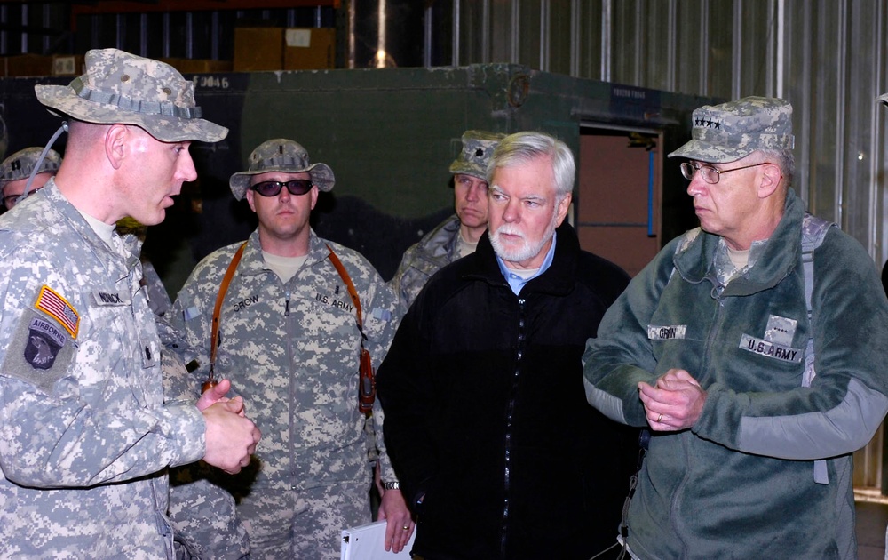 Gen. Benjamin Griffin, Army Material Command Visits Task Force Warrior Sold