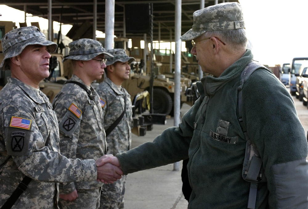 Gen. Benjamin Griffin, Army Material Command Visits Task Force Warrior Sold