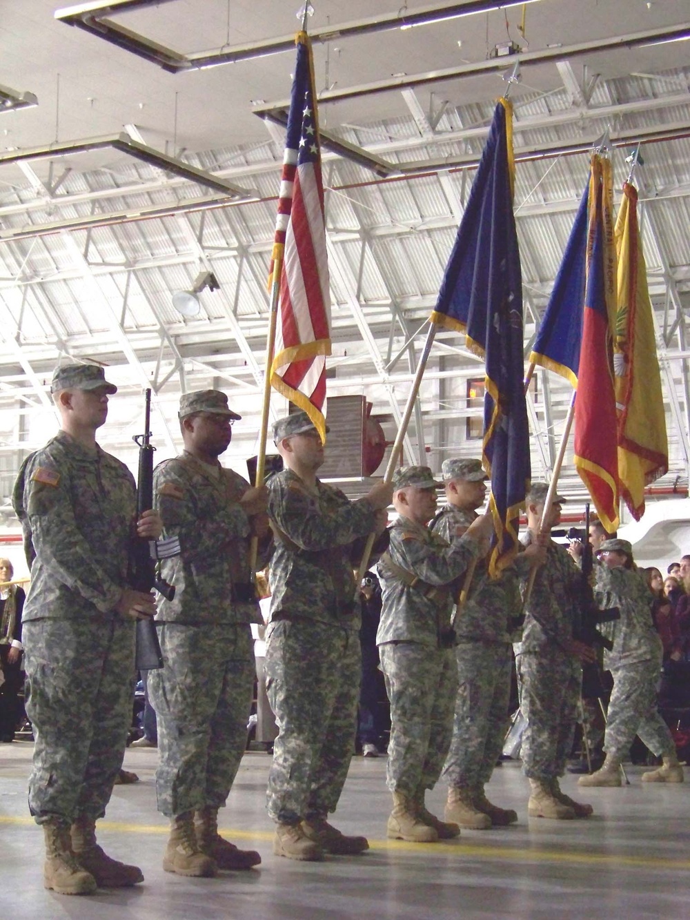 Governor Bids Farewell to Deploying Soldiers