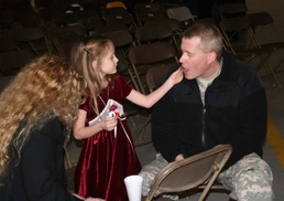 Governor Bids Farewell to Deploying Soldiers
