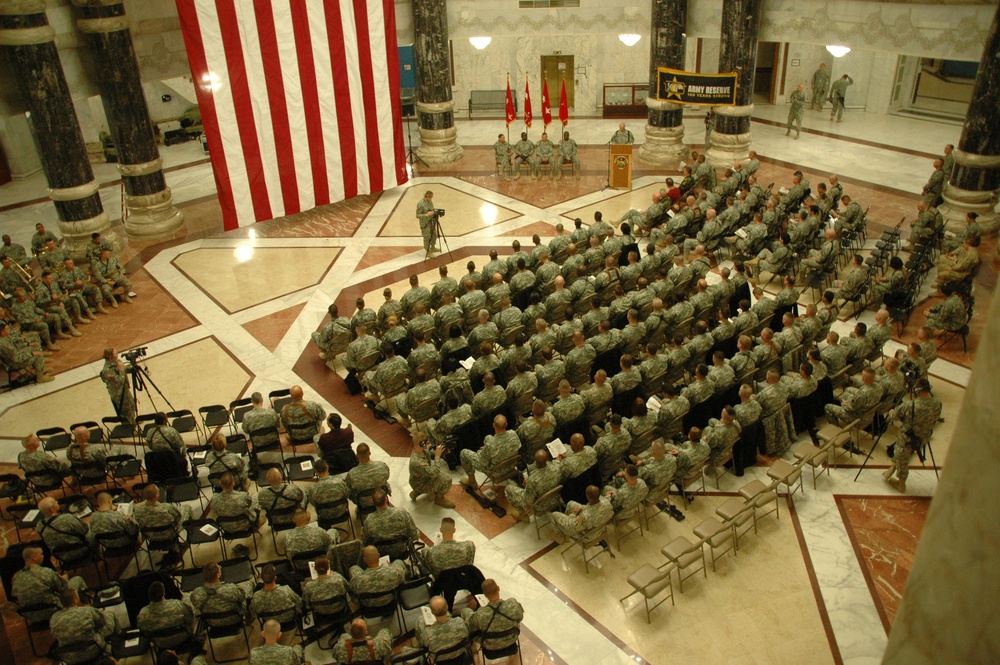 Soldiers Re-enlist to Commemorate 100th Army Reserve Anniversary