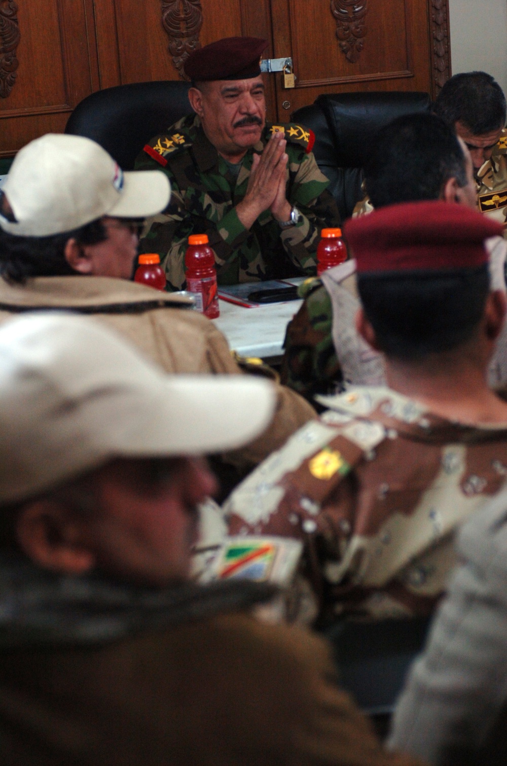 Iraqi Army general visits concerned local citizens in northwest Baghdad