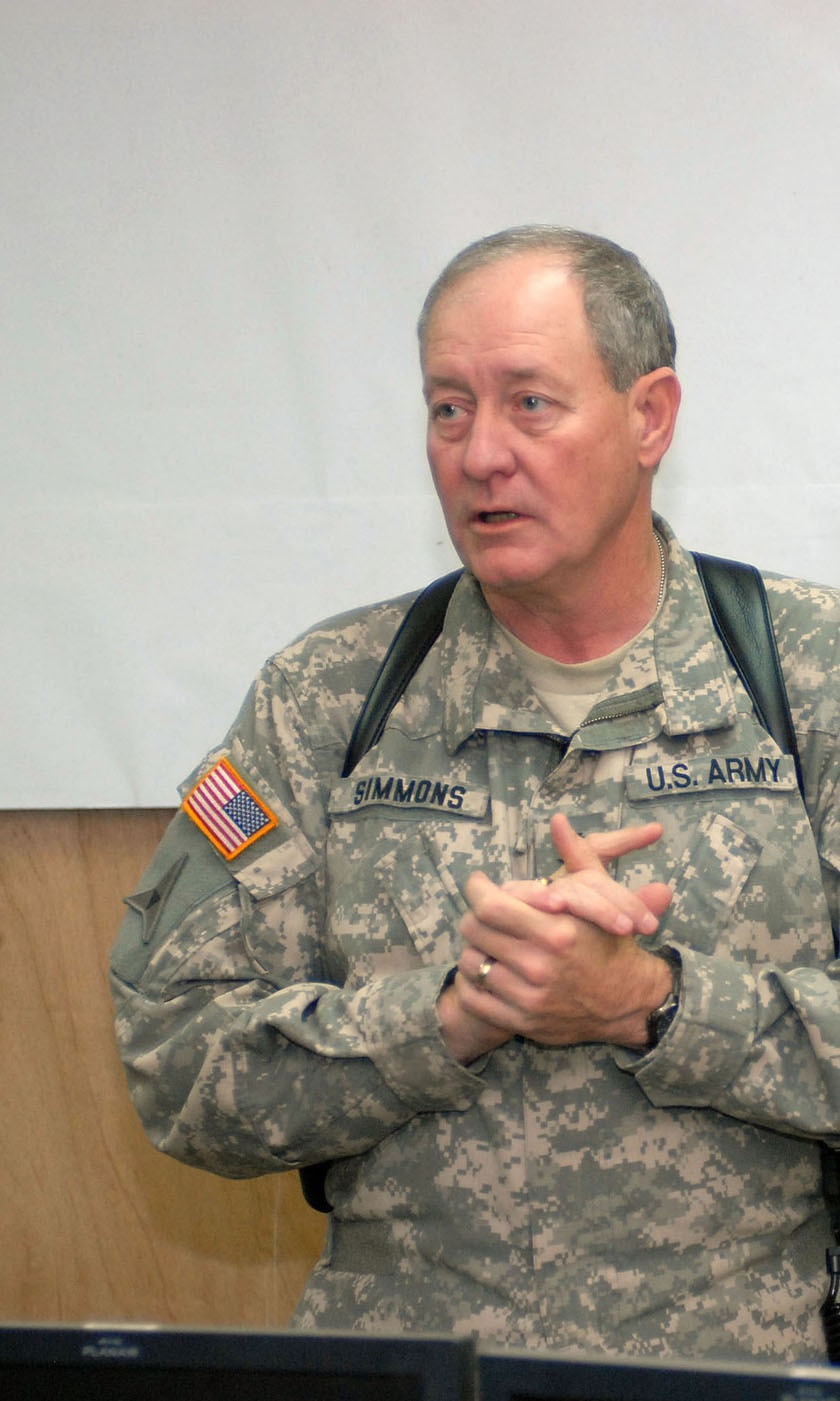 MNC-I Deputy visits Task Force XII: General thanks 'Griffin' Soldiers for a