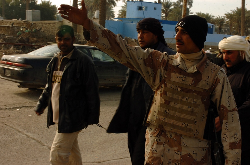 Iraqi Security Force take lead during Ashura movement in Kadhimiyah
