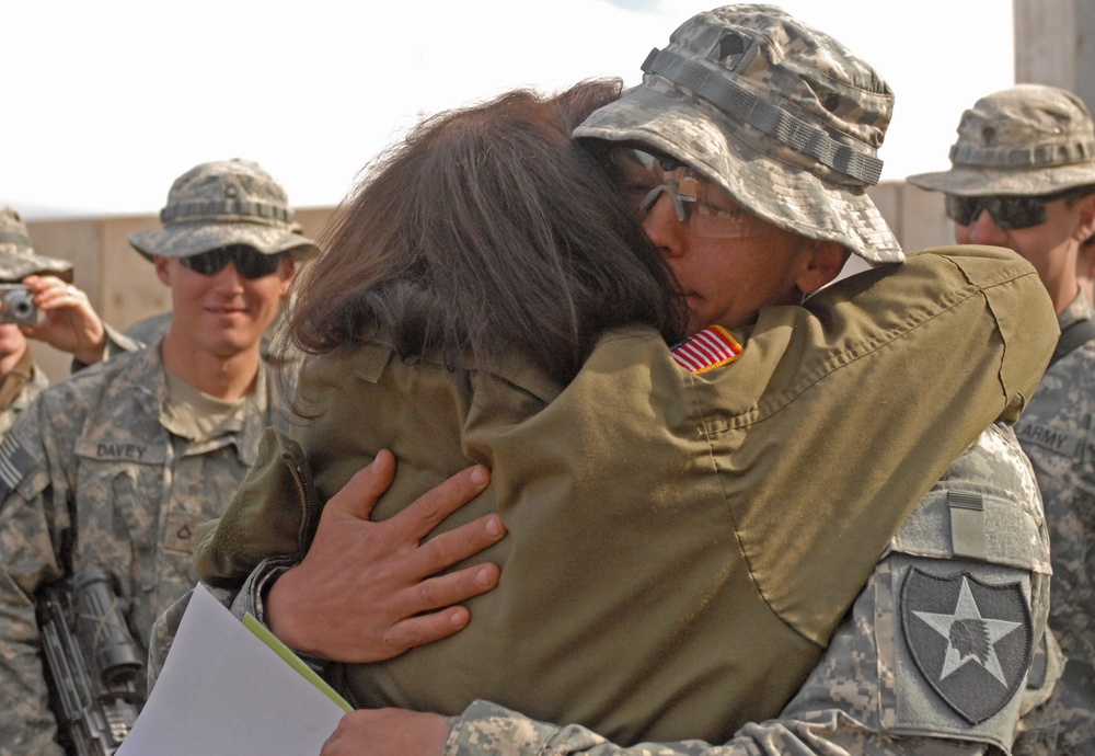 Operation Gratitude gives Jeep to Soldier in Iraq