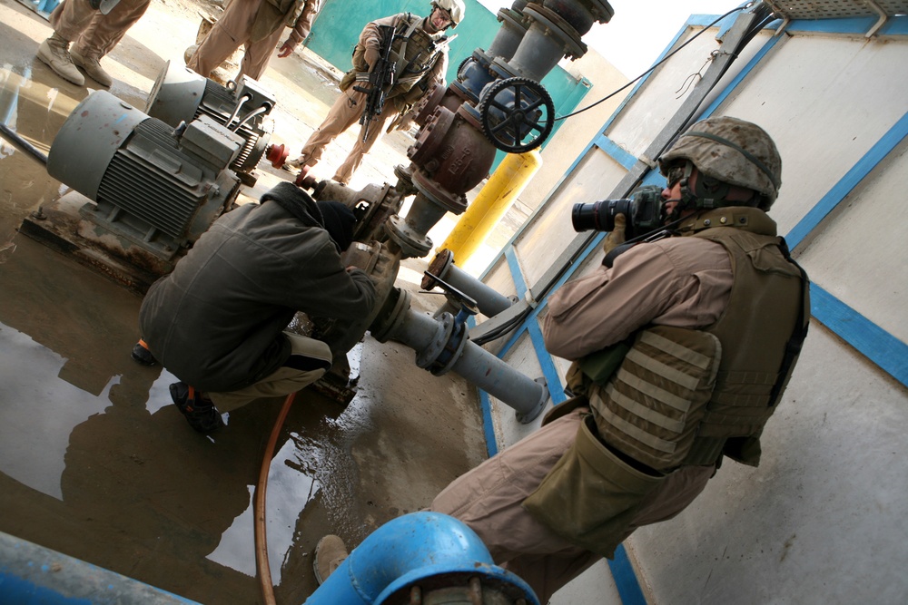 Marines Check the Al Fallajuh B Dewi Water Treatment Plant
