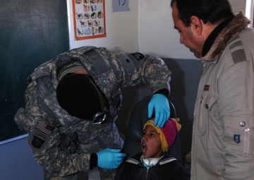 Medical Operation Helps Iraqi School Children, Families
