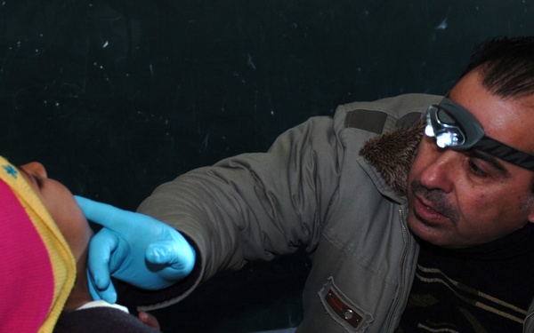 Medical Operation Helps Iraqi School Children, Families