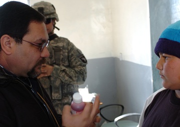 Medical Operation Helps Iraqi School Children, Families